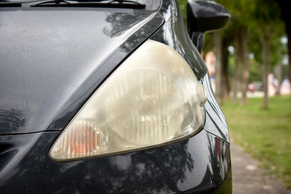 What Are the Benefits of Headlight Restoration Service?